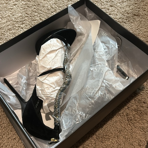 ▪️ JUST FAB ▪️ New in Box Black Meridian Stiletto Pumps - Picture 3 of 7